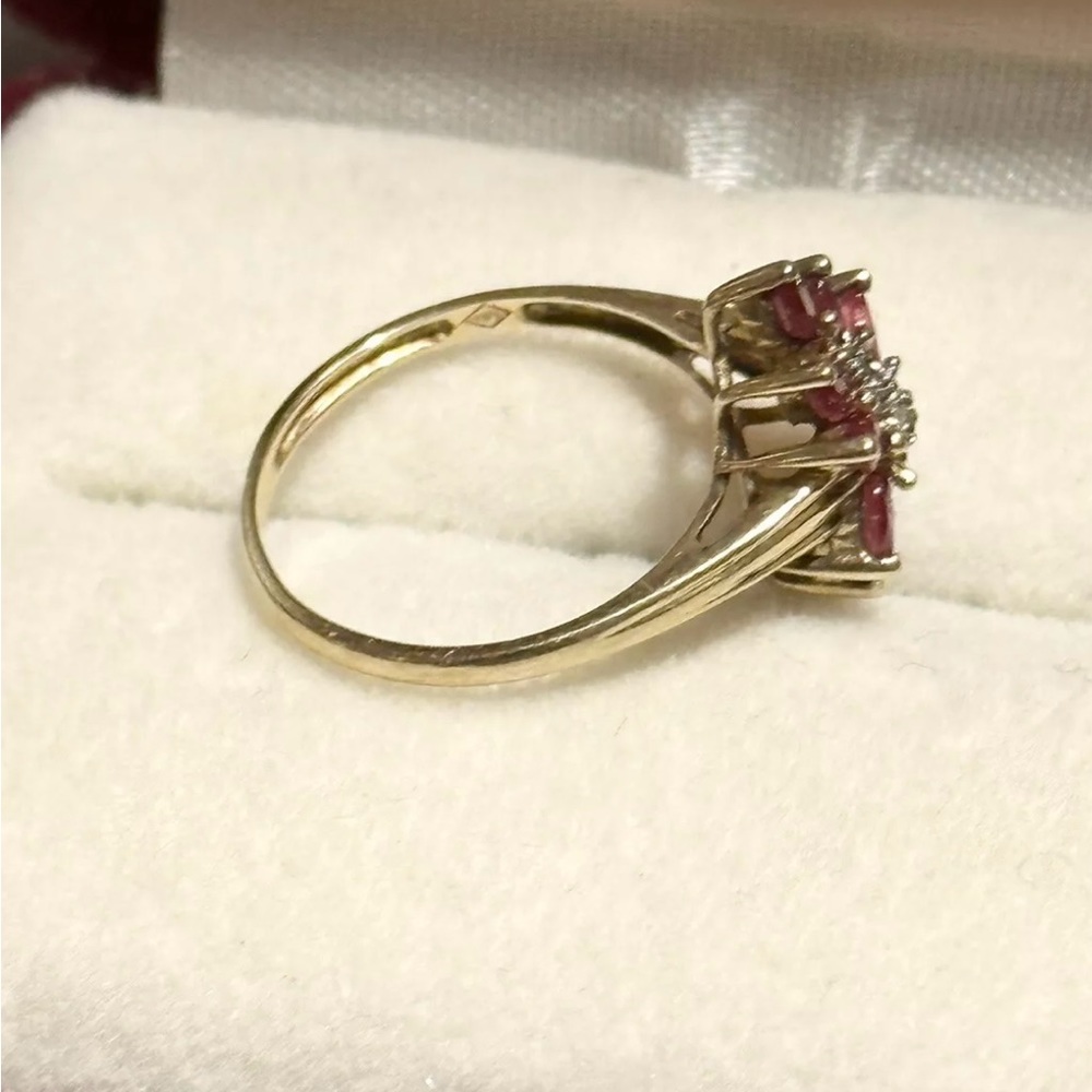 Ruby and Diamond Ring Genuine Ruby and Natural Diamonds - Picture 6 of 9